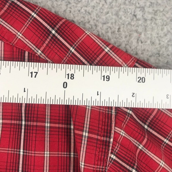 Wrangler Rugged Wear Shirt Size L Wrinkle Resist Long Sleeve Red Plaid - Picture 5 of 10